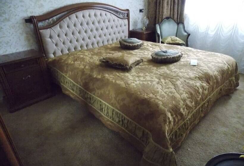اتاق استاندارد, Weena House