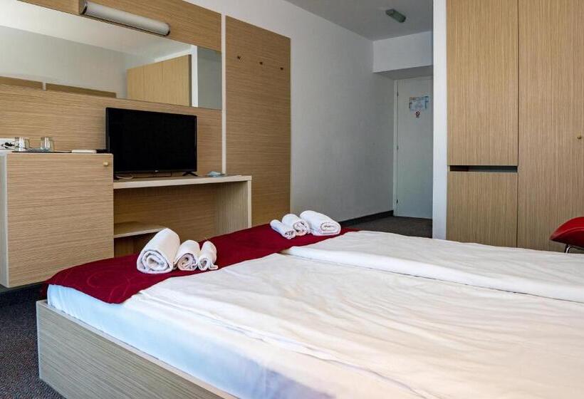 Quarto Executivo com Vistas, Opal