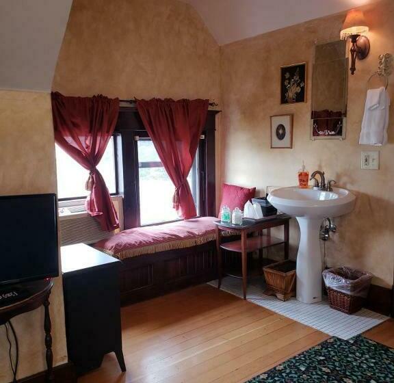 غرفة ديلوكس, Greenbriar Inn