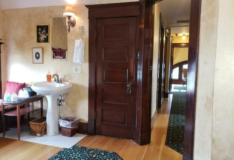 Номер Deluxe, Greenbriar Inn