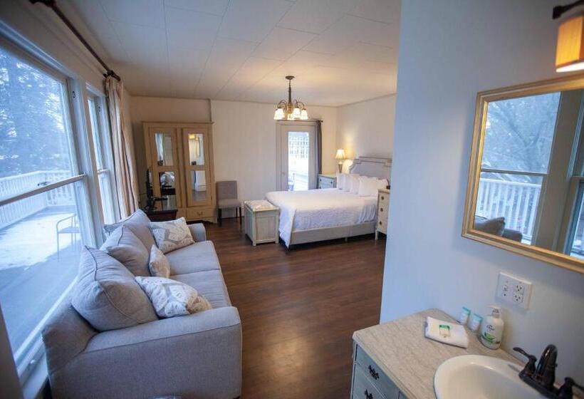 Люкс Повышенной Комфортности, Greenbriar Inn