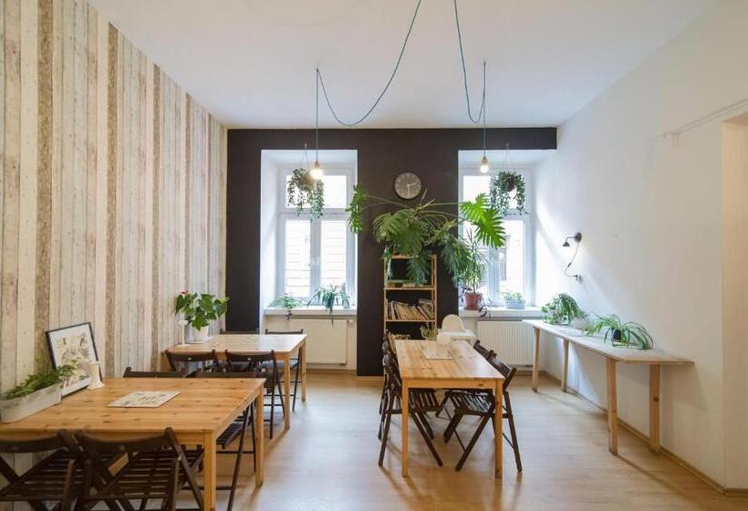 Номер Стандарт Четырехместный Совместный Санузел, Hostel Cinnamon