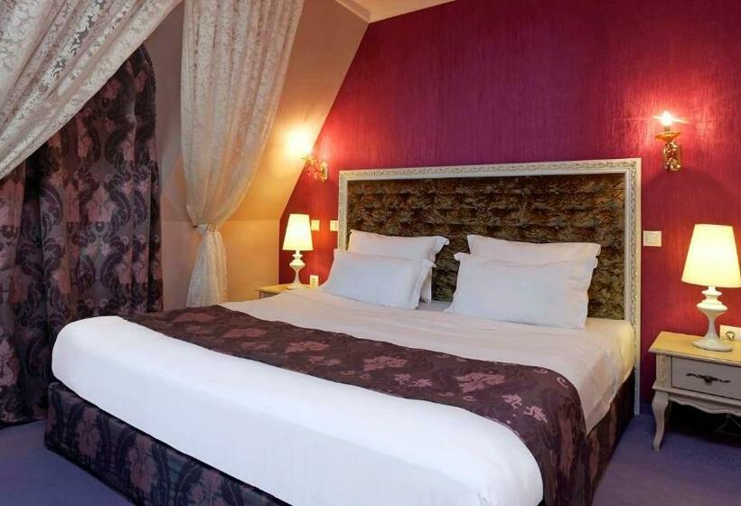 Студия Стандарт, Kristel Hotel