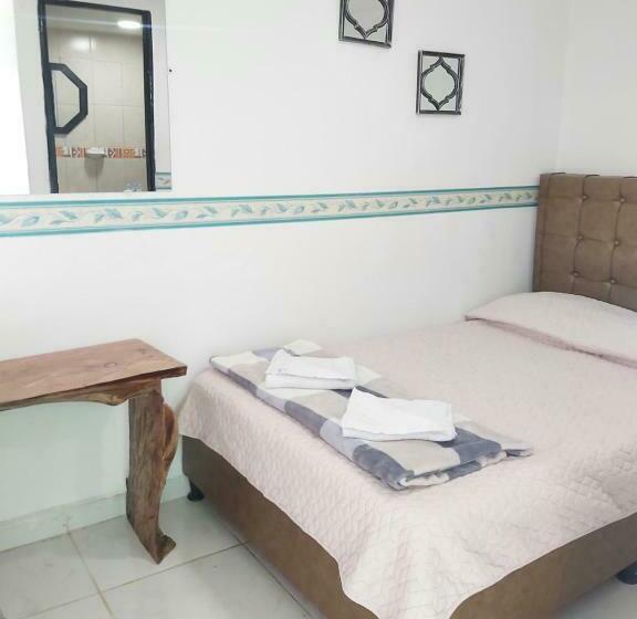 Habitación Economy, Hostal Y Camping Los Girasoles