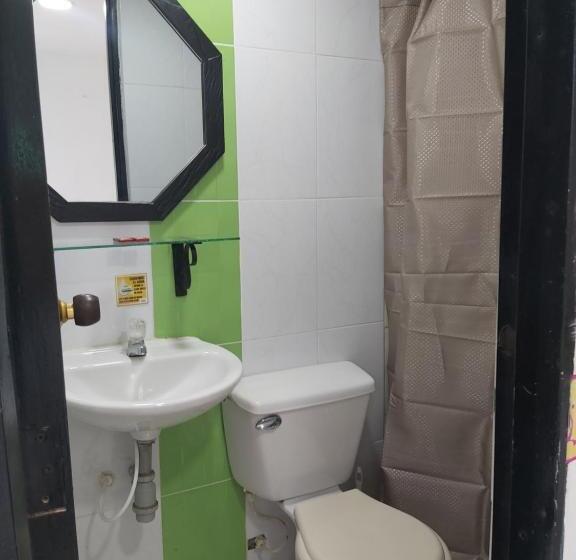 Habitación Economy, Hostal Y Camping Los Girasoles