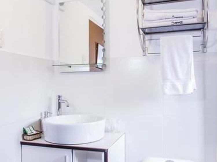 패밀리 룸, Samana B&b