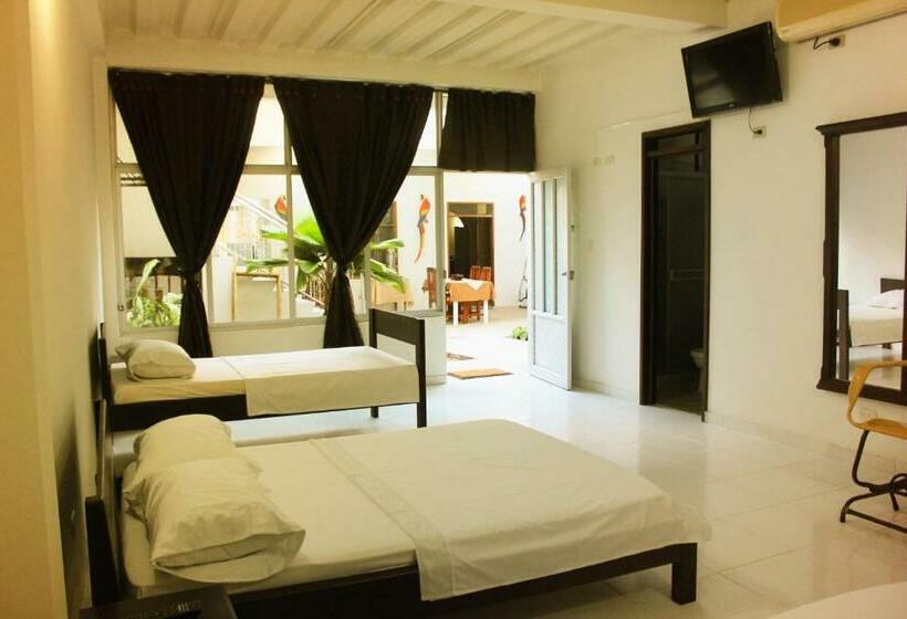 اتاق استاندارد سه نفره, Tucuma Casa