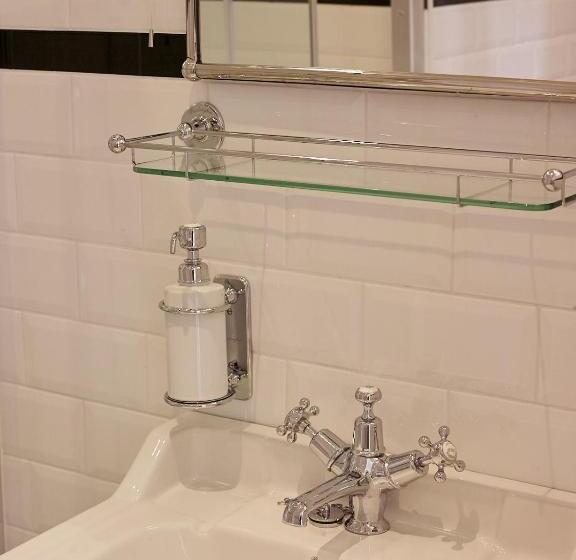 Quarto deluxe, Millasvilla