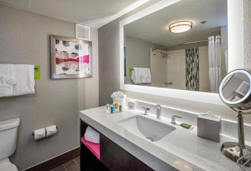 Номер Премиум, Radisson Hotel Oakland Airport