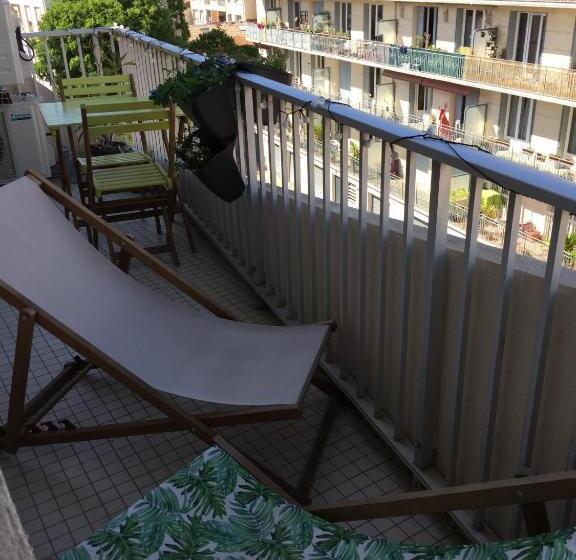 استودیو استاندارد با تخت کینگ, 1 Chambre, 1 P'tit Dèj', 1 Sourire