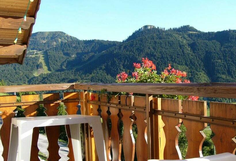 חדר משפחתי, Chalet Titlis