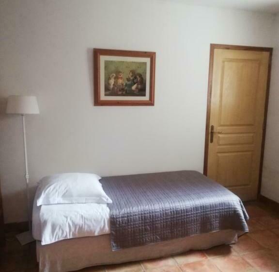 Семейный Номер, B&b Le Deffends De Redon