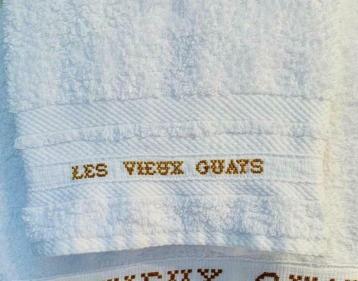 패밀리 스위트, Les Vieux Guays