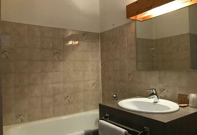 اتاق اکونومی, Terminus Hôtel Des 3 Vallées