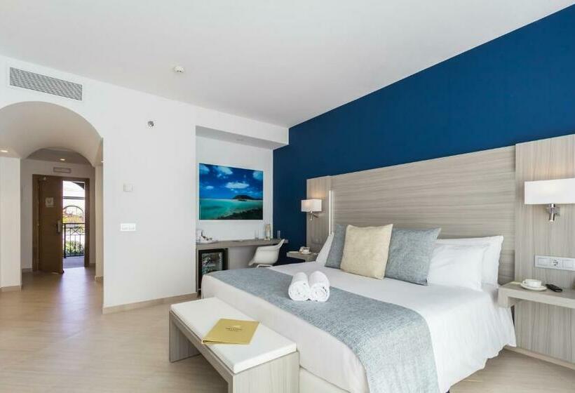 غرفة قياسية إطلالة جانبية علي البحر, Royal Palm Resort & Spa - Adults Only
