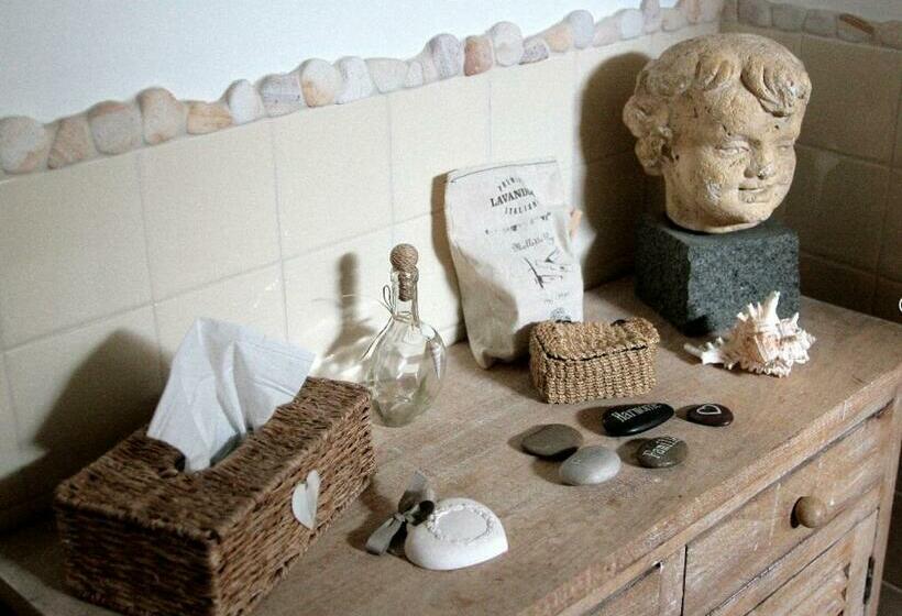 سوییت, Chambre D Hotes La Villa Molina