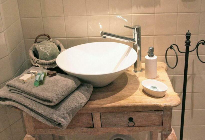 سوییت, Chambre D Hotes La Villa Molina