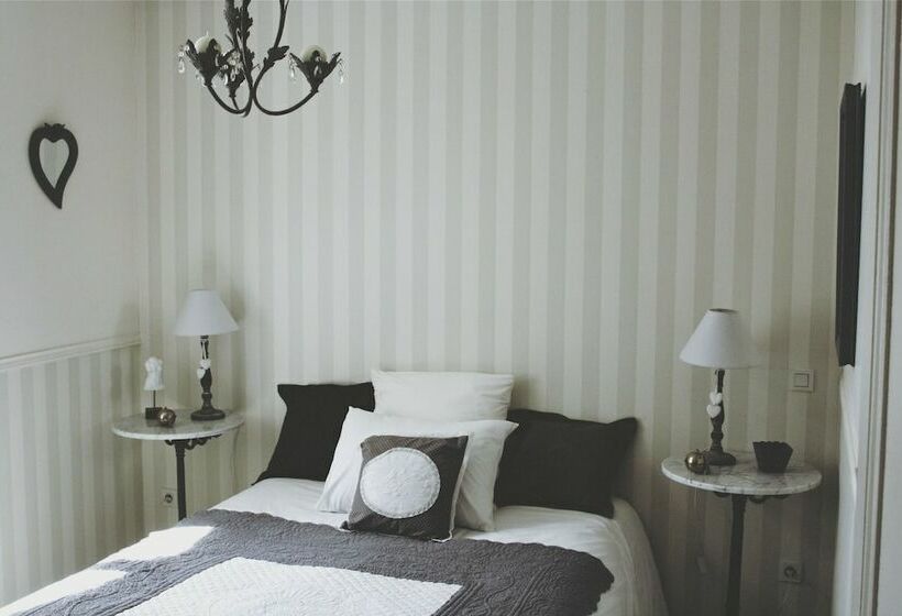 سوییت, Chambre D Hotes La Villa Molina