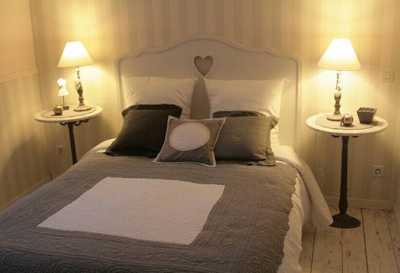 سوییت, Chambre D Hotes La Villa Molina