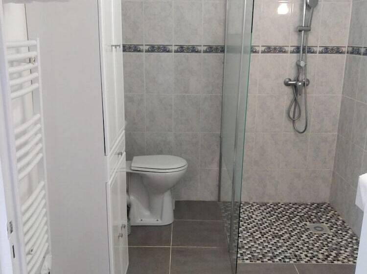 Дом 1 Спальня, Domaine De Lesvaniel