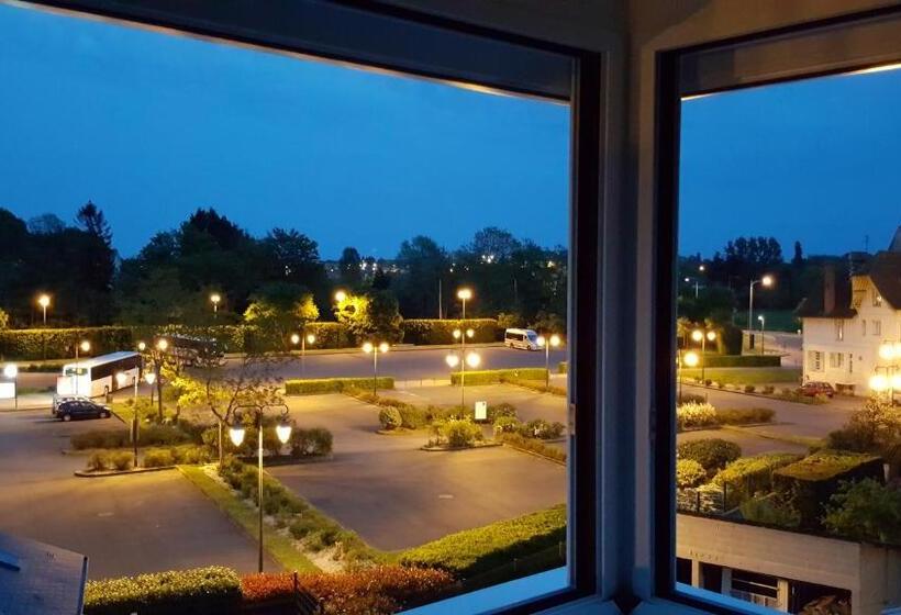 Номер Стандартный с Видом, Le Castel Guesthouse