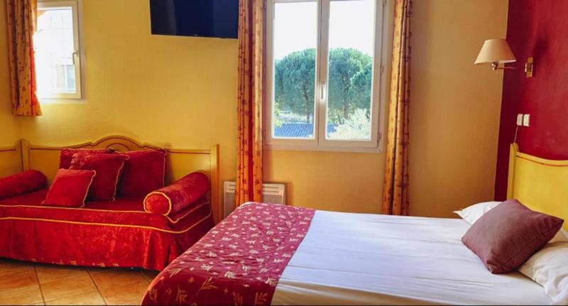 Четырехместный Номер Стандарт, Logis Hotel & Restaurant L Etape Bouc Bel Air   Gardanne