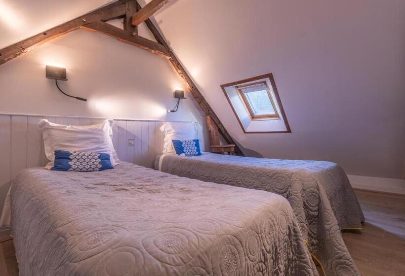 Четырехместный Номер Стандарт, Manoir De Rigourdaine