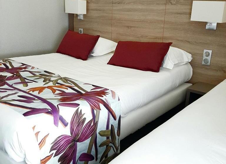 اتاق راحتی سه تخته, Relais Saint Jacques  Chateauroux