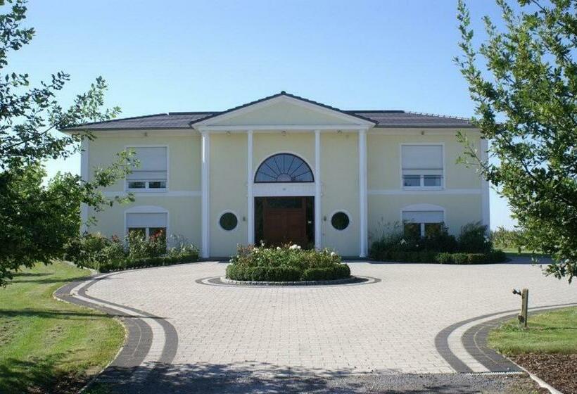 豪华房间, Villa Altes Land