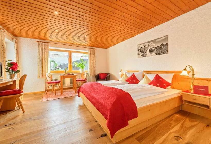 Студио Стандарт с Балконом, Familien  Und Wellnesshotel Landhaus Viktoria