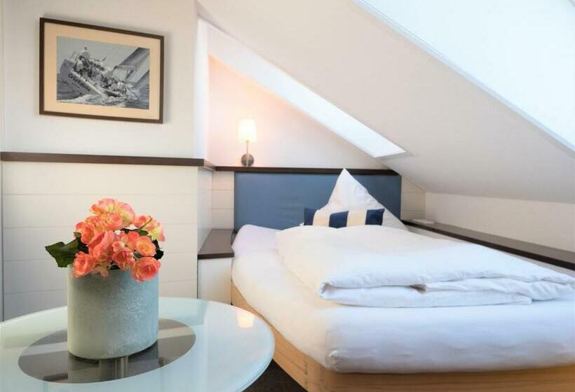 Quarto Basic, Miramar