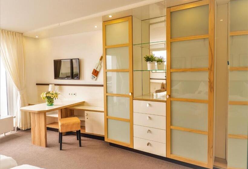 Cameră Standard cu Vedere la Lac, Miramar