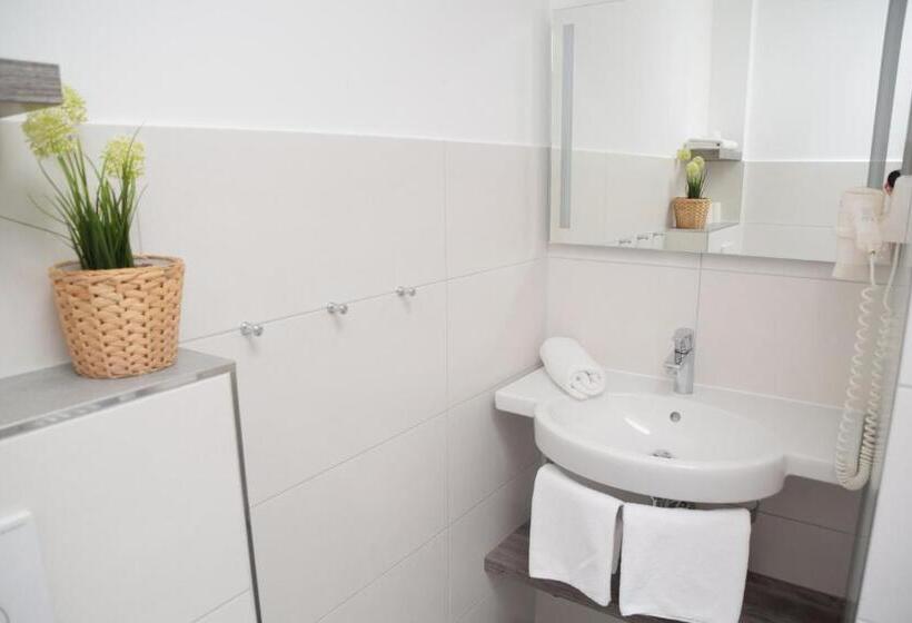 Апартаменты 2 Спальни, Thode