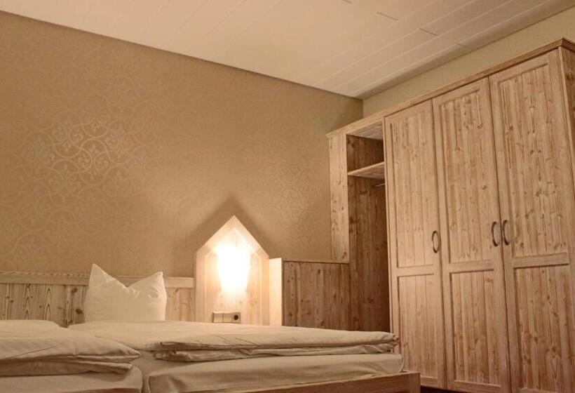 اتاق راحتی, Central