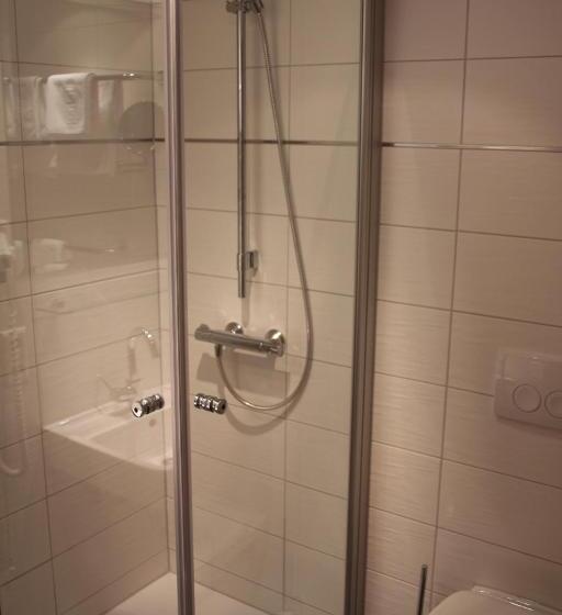 اتاق راحتی یک تخته, Central