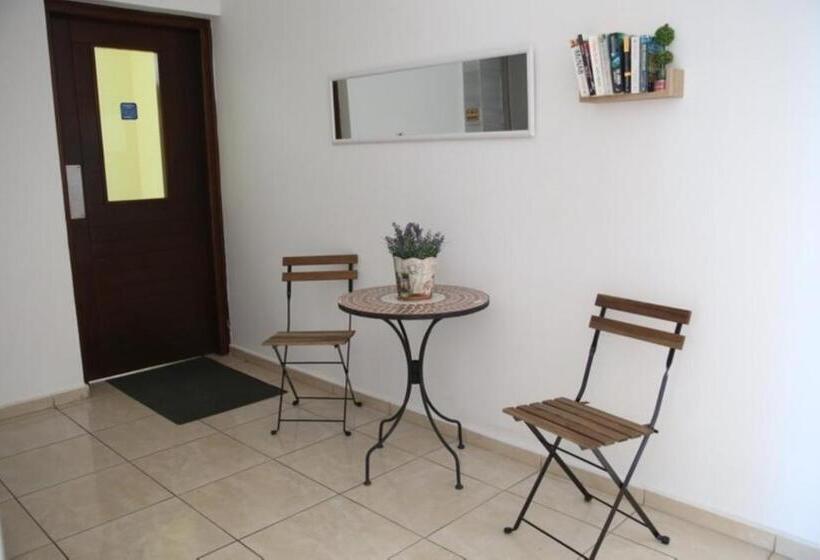 1 Bedroom Apartment, King's Holiday Apartments