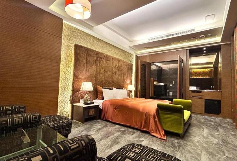 اتاق استاندارد, Shining Motel