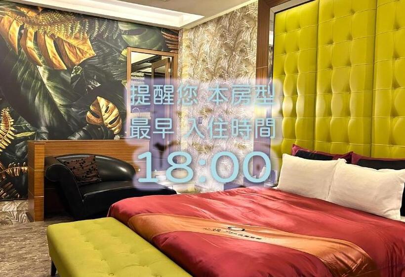اتاق استاندارد, Shining Motel