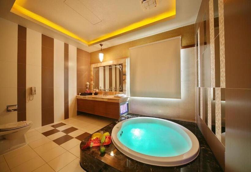 اتاق استاندارد, Shining Motel