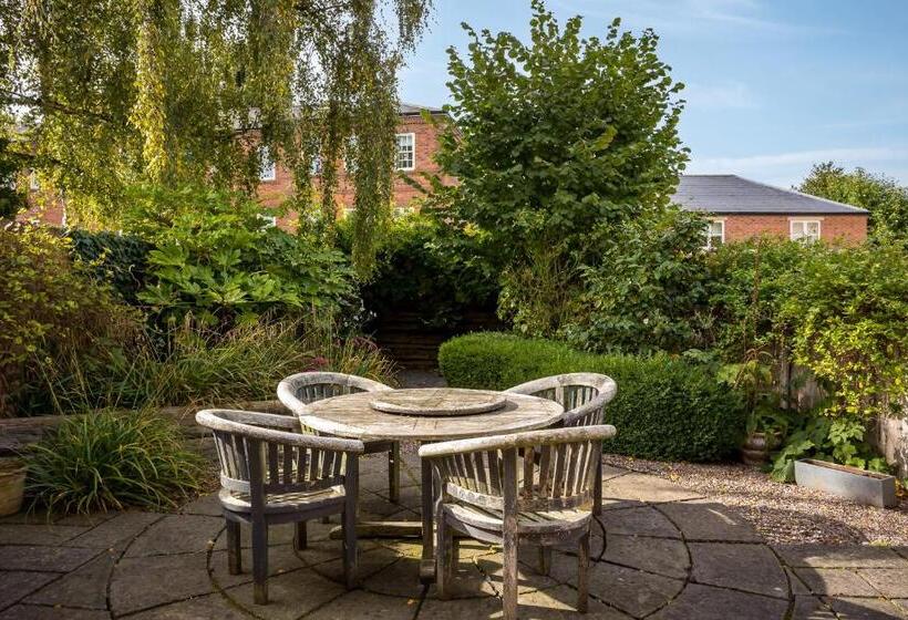 اتاق استاندارد, St Johns House Lichfield