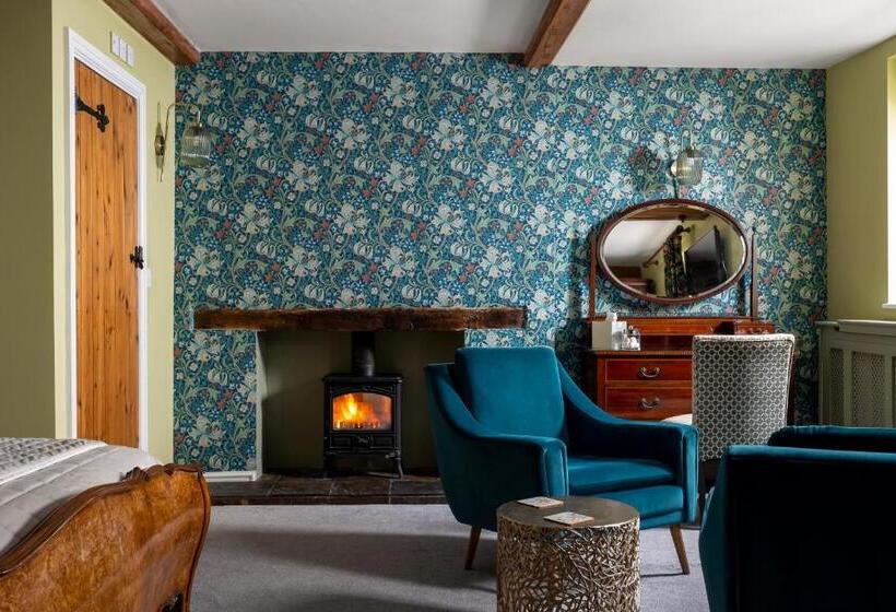 Номер Стандарт, St Johns House Lichfield