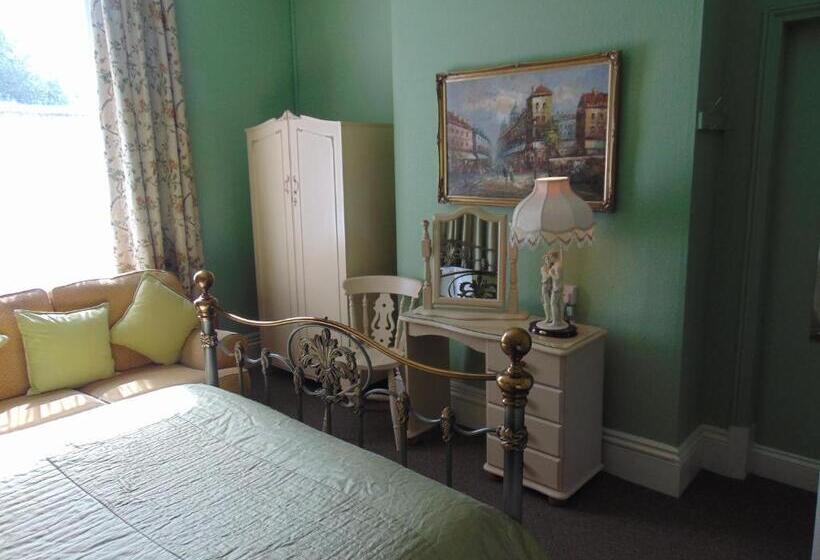 Номен Superior с Гидромассажем, Holywell House