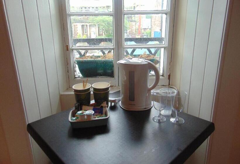 家庭间, Callander Hostel