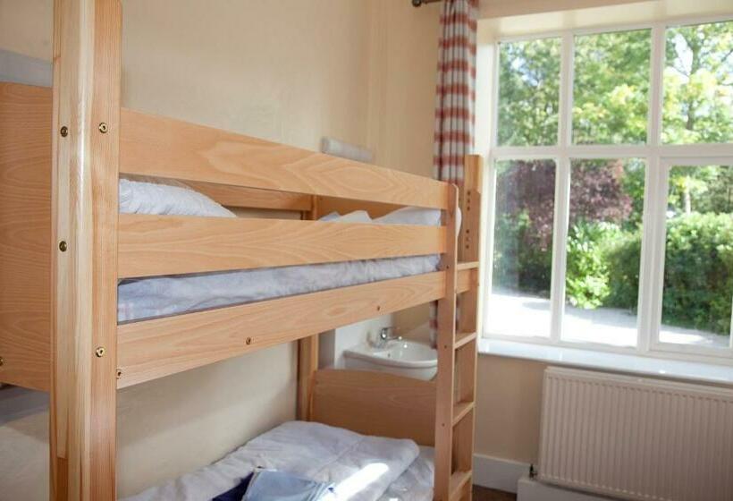 Кровать в Многоместном Номере с Общей Ванной, Yha Windermere