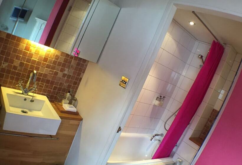 스탠다드 룸, Manorhaus Ruthin  Manorhaus Collection