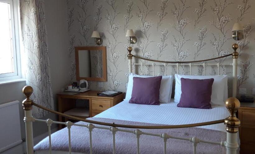 Standard Room, Trelawne