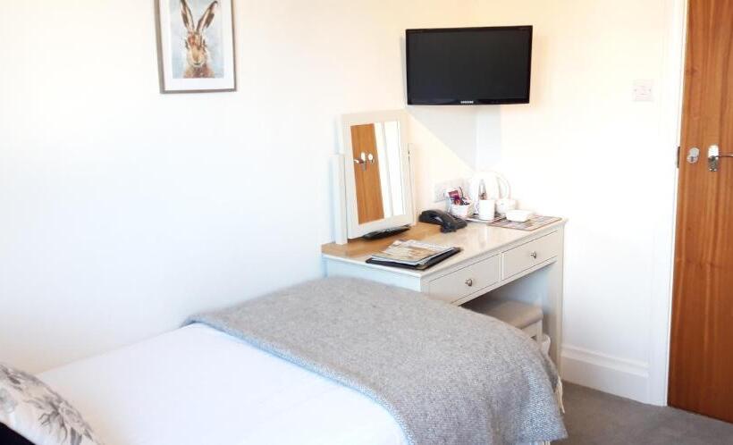 Standard Single Room, Trelawne