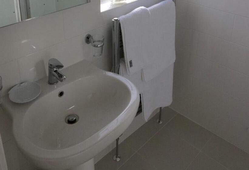 Standard Room, Trelawne