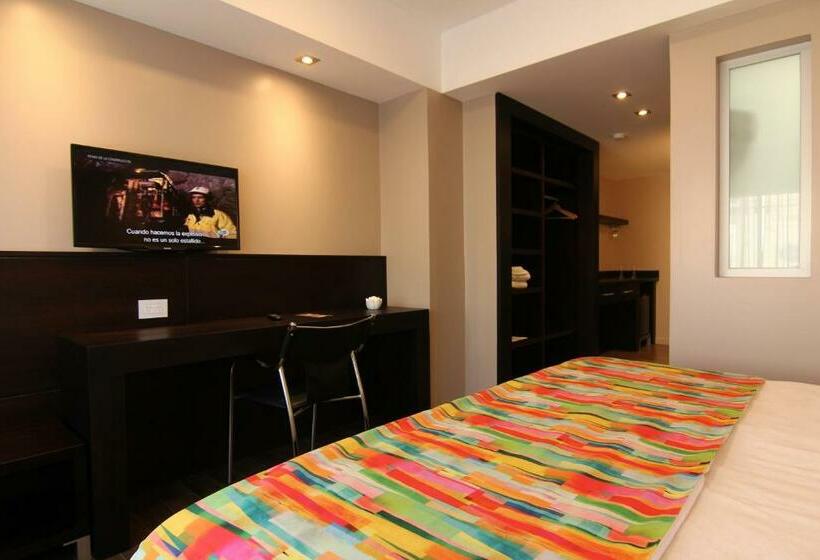 Полулюкс, 646 Hotel Balcarce