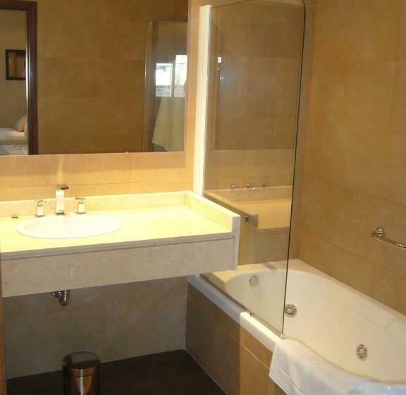 Полулюкс, 646 Hotel Balcarce